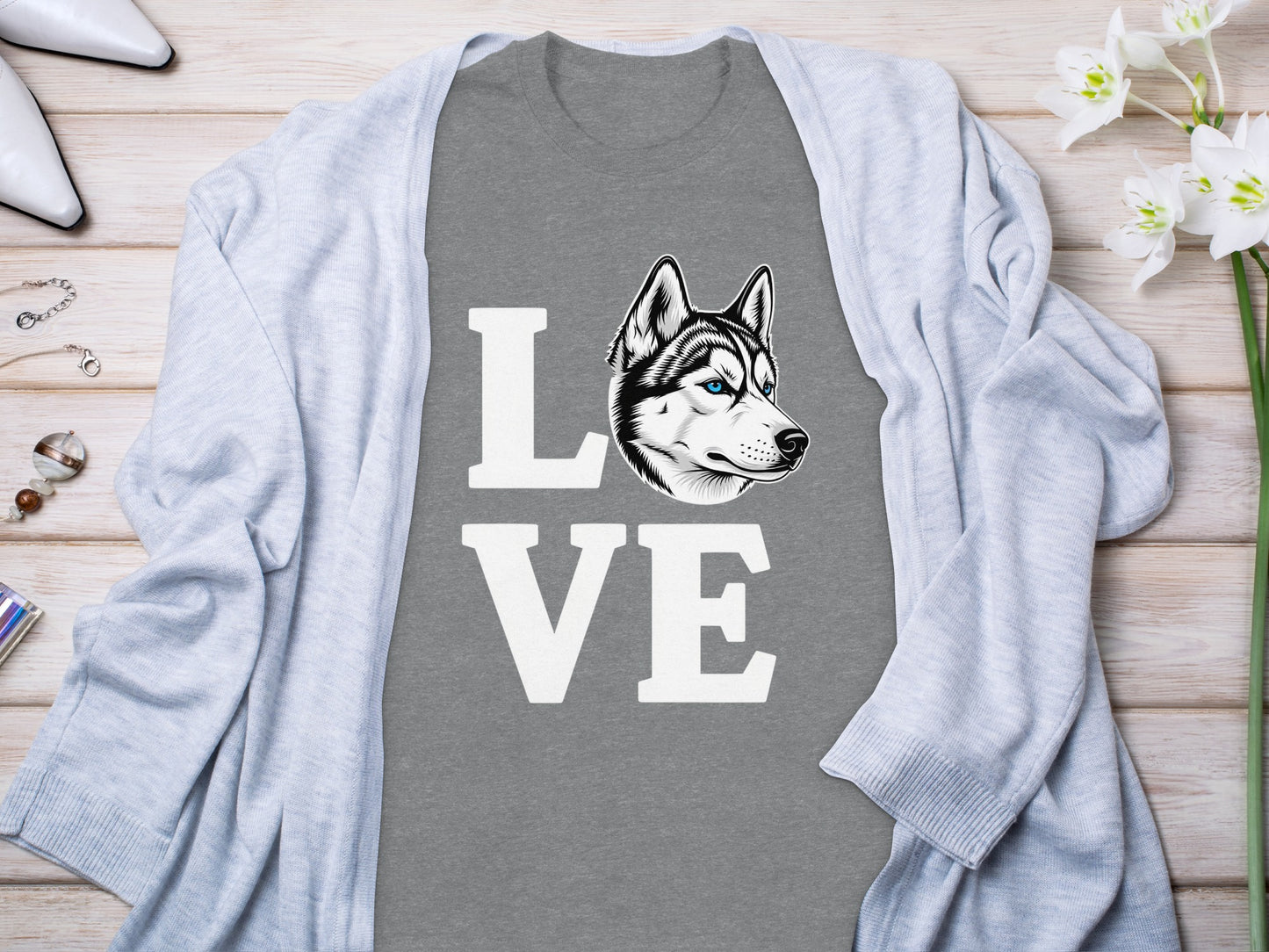 Love Husky Graphic Design T-shirt for Dog Lovers