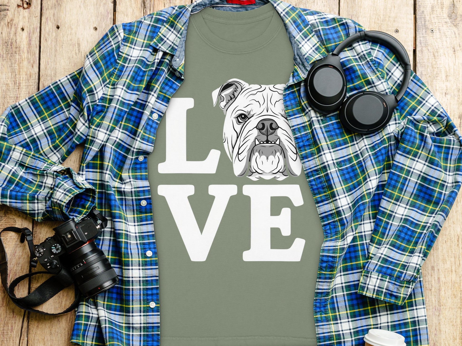 Love Bulldog Graphic Tee for Pet Lovers Product