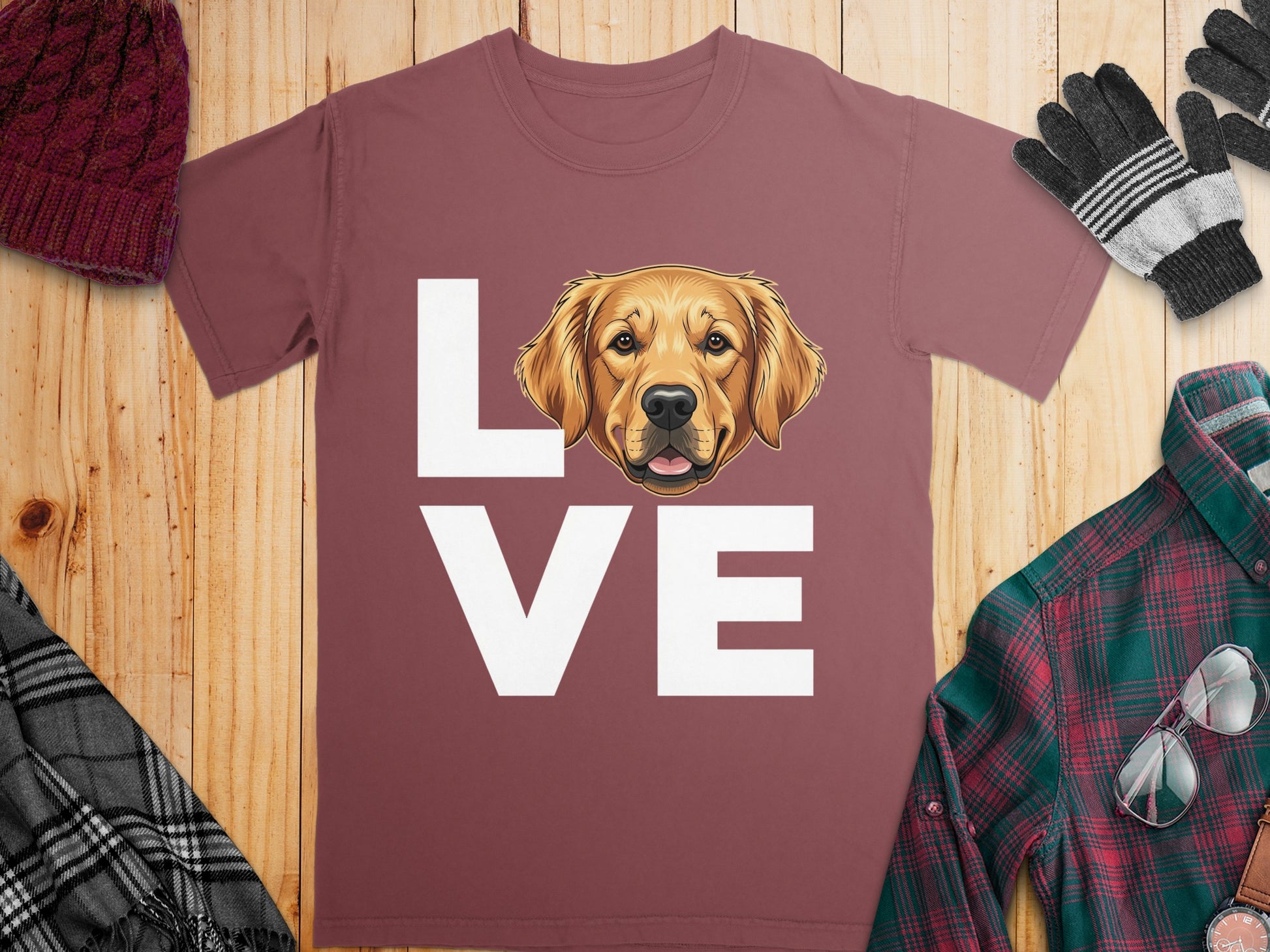 Cute Golden Retriever LOVE Graphic T-shirt Product